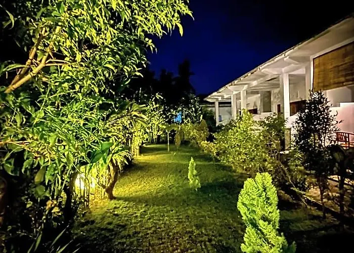 ベッド・アンド・ブレックファスト Rumah Diyah 4*